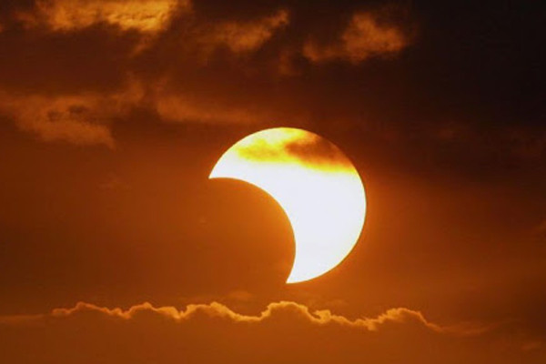 Nhật thực sẽ bắt đầu vào 14h45 ngày 30/4 theo giờ EDT, tức 2h45 ngày 1/5 theo giờ Hà Nội và người dân ở những khu vực trên có thể quan sát được sự kiện.