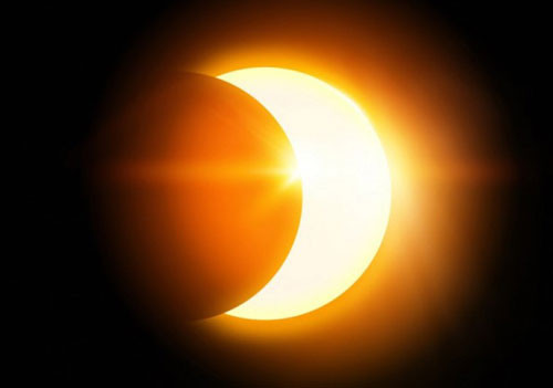 Nhật thực xảy ra khi Mặt Trăng đi qua giữa Trái Đất và Mặt Trời, che khuất một phần Mặt Trời đối với người quan sát từ Trái Đất.