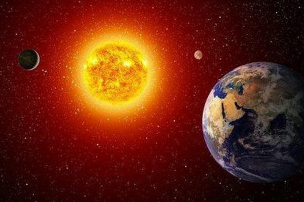 Thế nhưng trong 70 năm "ngủ đông" đó, các vết đen Mặt Trời ngưng xuất hiện, tức Mặt Trời bỗng trở nên hiền lành, tĩnh lặng đáng sợ trong suốt khoảng thời gian này.