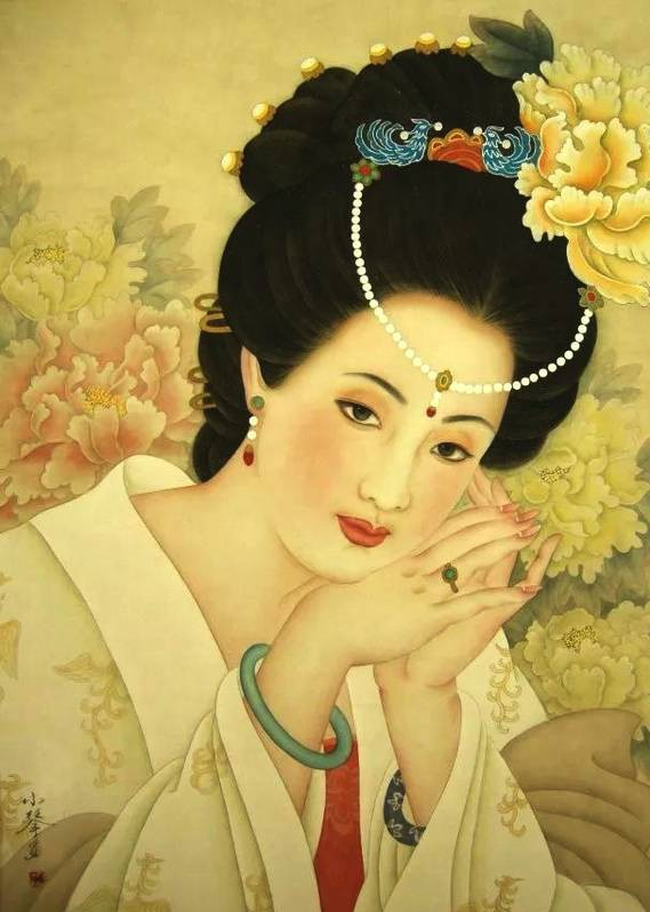  Dương quý phi, hay còn gọi là Dương Ngọc Hoàn là một phi tần rất được sủng ái của Đường Huyền Tông Lý Long Cơ. Trong văn hóa Trung Hoa, bà được xếp vào một trong Tứ đại mỹ nhân của lịch sử Trung Quốc, có sắc đẹp được ví là "Tu hoa", khiến hoa thu mình lại vì hổ thẹn.