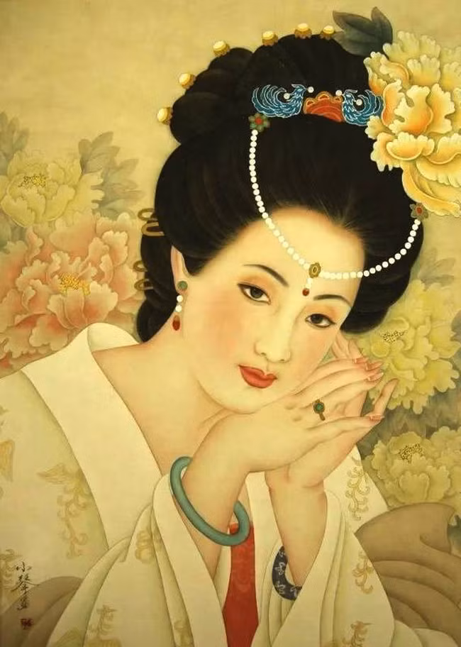  Dương quý phi, hay còn gọi là Dương Ngọc Hoàn là một phi tần rất được sủng ái của Đường Huyền Tông Lý Long Cơ. Trong văn hóa Trung Hoa, bà được xếp vào một trong Tứ đại mỹ nhân của lịch sử Trung Quốc, có sắc đẹp được ví là "Tu hoa", khiến hoa thu mình lại vì hổ thẹn.