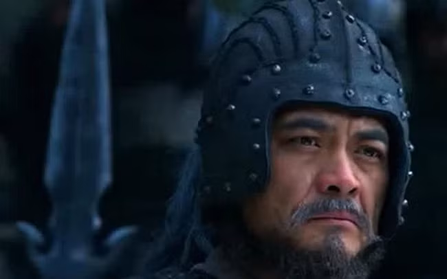 3. Chọn sai người kế thừa mình. Một trong những sai lầm lớn nhất của quân sư nhà Thục Hán Gia Cát Lượng được cho là việc lựa chọn Khương Duy làm người kế thừa sau khi mình qua đời. Ông kỳ vọng con người này sẽ làm nên đại sự nhưng cuối cùng lại là người gián tiếp đưa nhà Thục Hán đến con đường diệt vong.