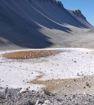 Ronald Sletten, giáo sư của khoa Khoa học Trái đất thuộc Đại học Washington cho biết: "Hồ Don Juan vô cùng đặc biệt. Mục tiêu của chúng tôi là hiểu rõ hơn về các thành phần có trong nước và nguồn nước của hồ."