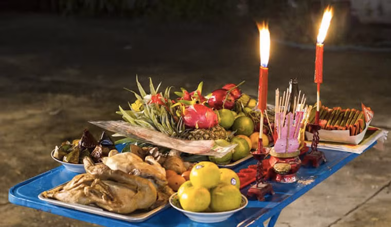 6. Tháng cô hồn nên làm lễ cúng các cô hồn vào bất cứ ngày nào trong tháng, đặc biệt là ngày mùng 2 hoặc 16 âm lịch để tỏ lòng thành của chính mình.