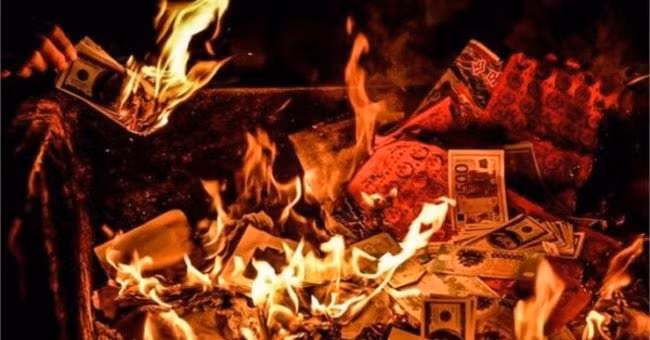 Người dân cũng quan niệm rằng, tháng cô hồn là tháng ma quỷ, không đem lại may mắn nên hầu hết các công việc cưới hỏi, khởi công xây dựng, mua sắm, đi xa,… đều tránh tháng 7. Vậy những việc nào nên làm trong tháng cô hồn?