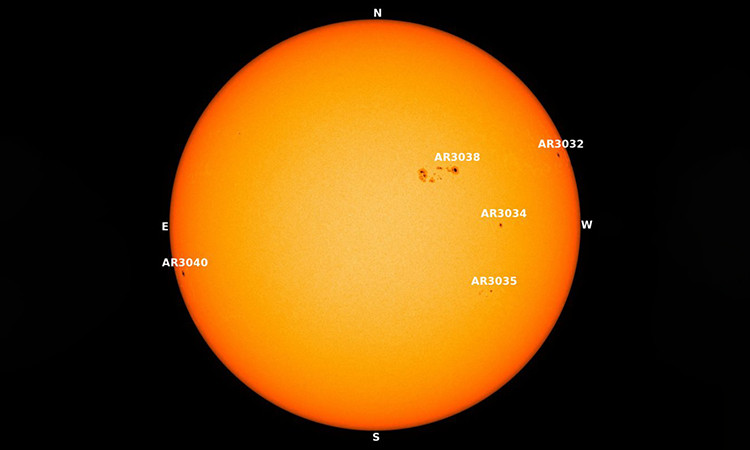 Lóa cấp M có thể làm gián đoạn liên lạc vô tuyến ở các cực Trái Đất.
