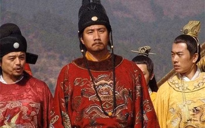 Để bảo vệ cơ nghiệp muôn đời nhà họ Chu, Chu Nguyên Chương trước tiên đàn áp tàn nhẫn công thần khác họ, sau đó lại giao việc trấn thủ những vùng đất chiến lược cho các hoàng tử.