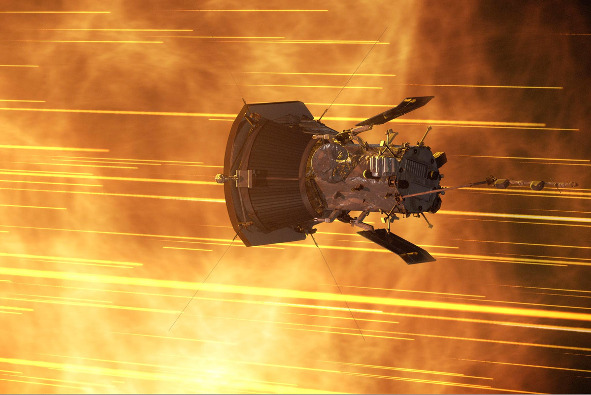 Vào tháng 4, nhóm Parker nhận ra tàu vũ trụ của họ đã vượt qua ranh giới và đi vào bầu khí quyển mặt trời lần đầu tiên.