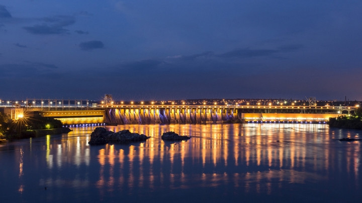 4. Trạm thủy điện Dnepr. Còn được gọi là Đập Dneprostroi - là nhà máy thủy điện lớn nhất trên sông Dnepr, nằm ở Zaporizhia, Ukraine.
