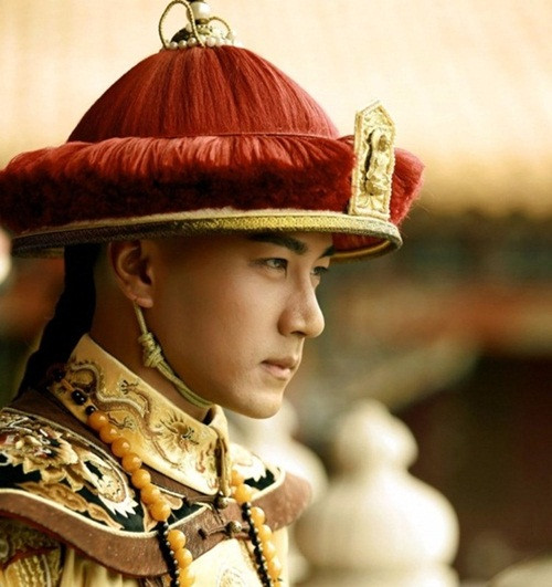 Sau khi nhà Thanh nhập quan, Thuận Trị đế đã chọn núi Xương Thụy ở Tuân Hóa, Hà Bắc để xây dựng lăng tẩm cho mình.