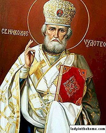 Nhưng thực tế câu chuyện của ông già Noel trải dài từ thế kỷ thứ 3. Nhân vật ông già Noel hiện đại dựa trên các truyền thuyết xung quanh Thánh Nicholas trong lịch sử (một giám mục Hy Lạp sống trong thế kỷ thứ 4).