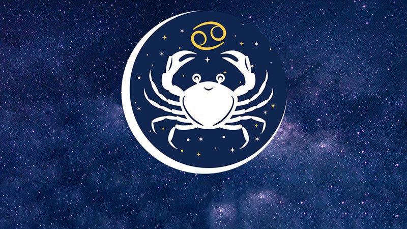 Hạng 3: Cự Giải. Cuối năm Tân Sửu 2021 chính là khoảng thời gian may mắn mà Cự Giải có cơ hội được tăng lương tăng bổng, thăng quan tiến chức. Cuộc sống cũng trở nên vô cùng hạnh phúc, viên mãn.