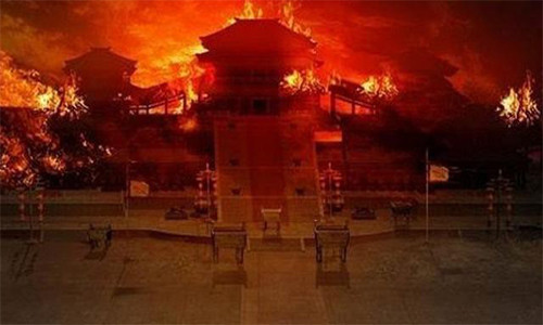 “Ngọn lửa vô cùng lớn, đốt cháy Cảnh Lăng, không những cháy Long Ân điện mà đến bài vị của Khang Hy cũng chỉ còn tro bụi”. Bản tấu khiến Từ Hy Thái hậu thất kinh vì bài vị dùng để ghi lại miếu hiệu và thụy hiệu của Khang Hy, vào kỳ tế lễ hàng năm, các thành viên hoàng thất đều bái lạy bài vị này.