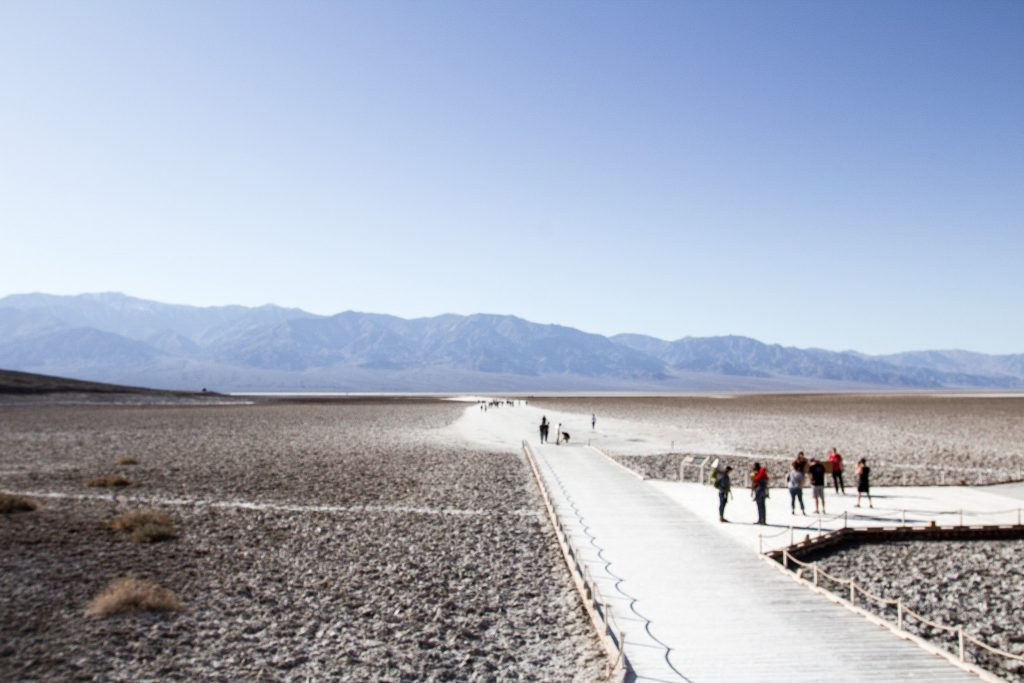 "Dù trông rất đẹp mắt, gió thổi qua sa mạc muối là nguồn chính tạo ra bụi trong khí quyển. Kết quả nghiên cứu sẽ giúp hiểu rõ hơn những quá trình như vậy trong môi trường sa mạc", tiến sĩ Lucas Goehring, phó giáo sư vật lý ở Trường Khoa học và Công nghệ thuộc Đại học Nottingham Trent, cho biết.