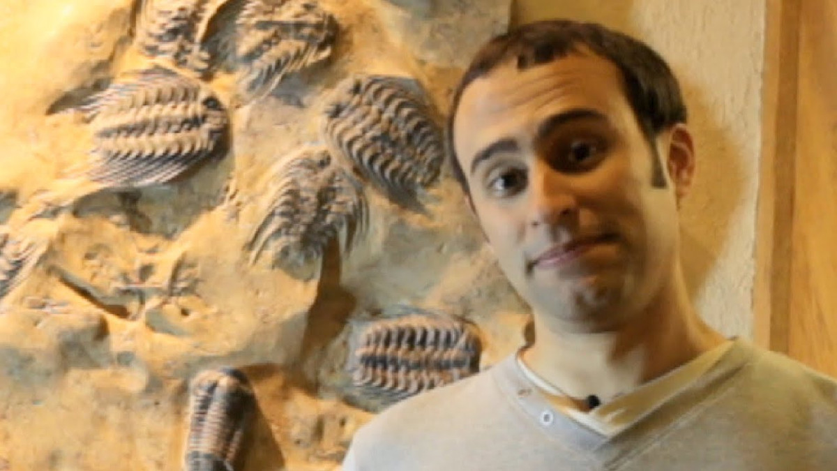 Dựa trên một loạt nghiên cứu về hóa thạch nhiều loài động vật khác nhau, ông và các cộng sự đã giúp cung cấp một cái nhìn sâu sắc về cách muôn loài (bao gồm cả con người) thay đổi để tồn tại trong các giai đoạn biến đổi khí hậu.