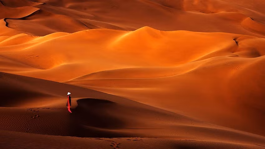 Ngoài Đôn Hoàng, những đụn cát biết hát còn được tìm thấy ở Nội Mông, Tân Cương, Cam Túc và Ninh Hạ. Các sa mạc Namib ở Namibia và Mojave ở California cũng có các đụn cát tương tự.