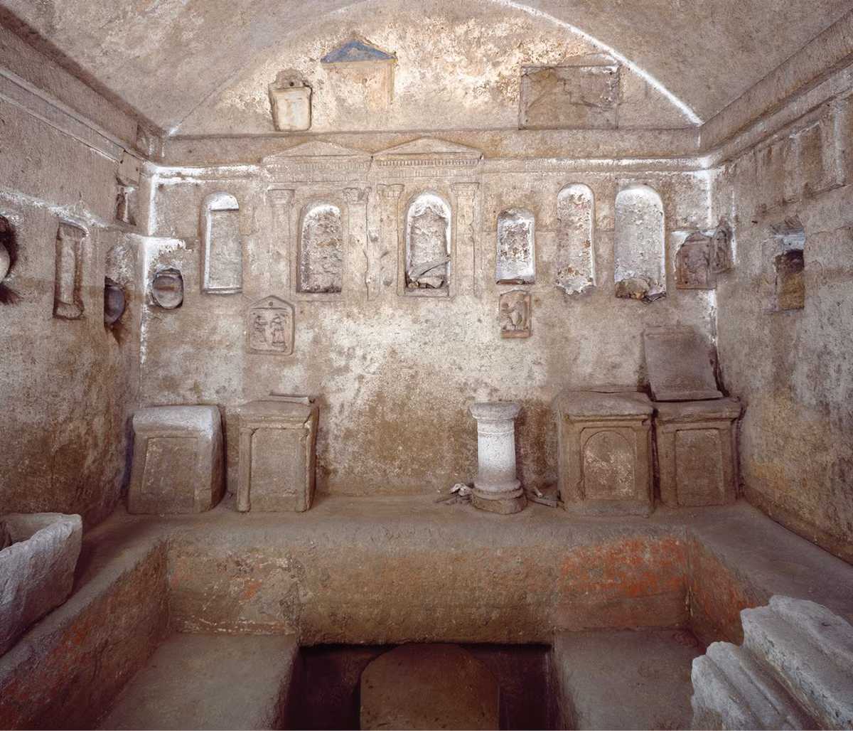 Tuy nhiên, các nhà khoa học vẫn chưa thể tiếp cận được căn phòng mới được phát hiện, chỉ mới nghiên cứu thông qua tia vũ trụ.