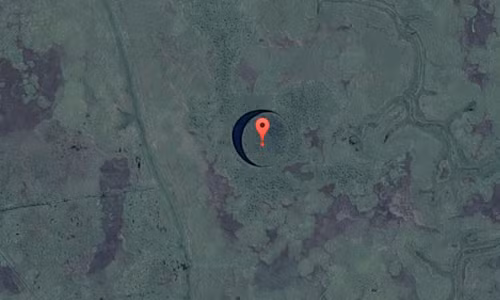 Nhóm nghiên cứu lần đầu tiên phát hiện hòn đảo thông qua bản đồ Google Maps và quyết định đến đây khảo sát thực địa.