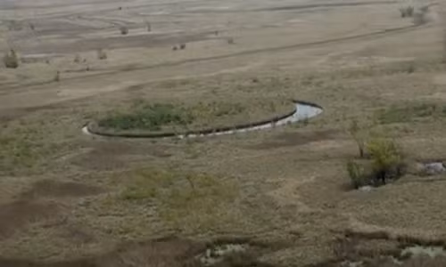 Các nhà nghiên cứu đã phát hiện hòn đảo tự xoay tròn tên "Con Mắt" có đường kính khoảng 118m, nằm ở vùng châu thổ sông Parana, thuộc tỉnh Buenos Aires, Argentina.