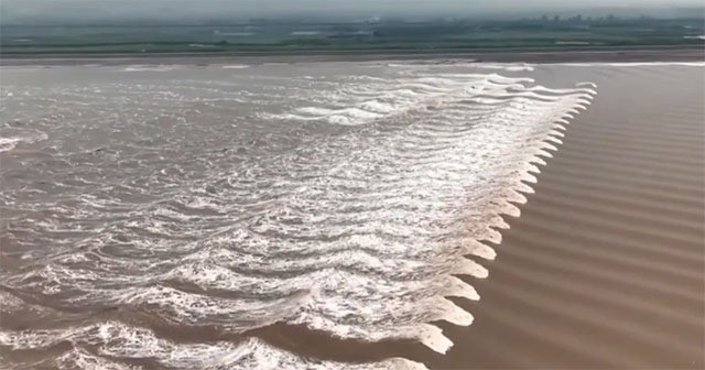 Sông Tiền Đường là con sông lớn nhất tỉnh Chiết Giang, dài hơn 670km, chảy qua nhiều tỉnh như Chiết Giang, An Huy, Giang Tây, Phúc Kiến và Thượng Hải trước khi đổ ra biển Đông Dương.