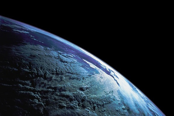 Tuy nhiên, Trái Đất có thể từng tồn tại một đại dương thậm chí còn lớn hơn Panthalassa - một đại dương không được xác định bởi các lục địa. Siêu đại dương này có thể bao phủ toàn bộ 510 triệu km2 bề mặt Trái Đất.