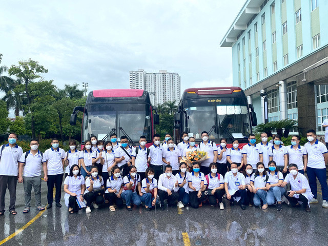 Các bác sĩ Bệnh viện K chuẩn bị xuất quân vào miền Nam chống dịch.