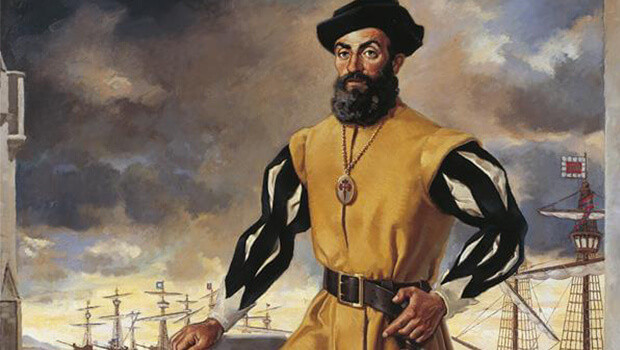 Vào năm 1519, ông cùng với 5 con tàu và hơn 200 thủy thủ đoàn ra khơi từ Tây Ban Nha. Ông đi qua Đại Tây Dương và di chuyển về phía nam dọc theo bờ biển Nam Mỹ. Trên đường đi, Magellan phát hiện ra một đường đi mới qua mũi phía nam của lục địa, gọi là eo biển Magellan. Ông tiếp tục hành trình và đến được Guam và Philippines.