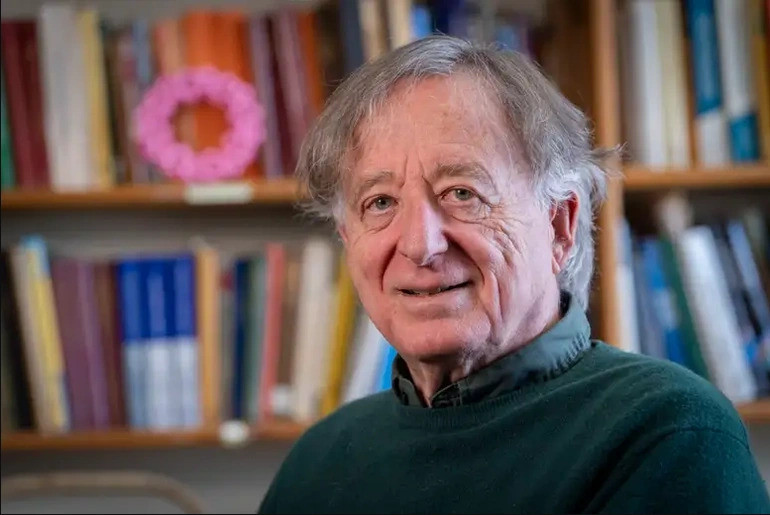 Ket hop thuyet hon mang va hinh hoc, nha toan hoc nhan giai Abel 2022