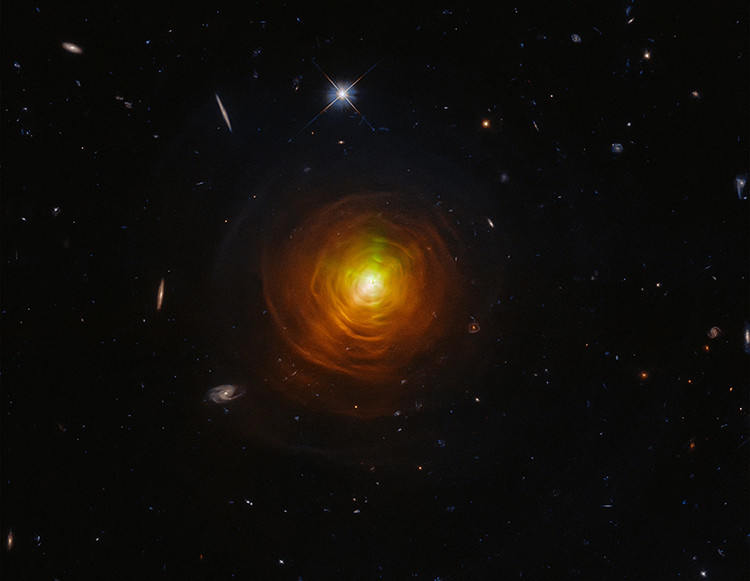 Những đám mây đồng hồ cát không phải khám phá hoàn toàn mới. Các nhà thiên văn học đã quan sát thấy hiện tượng tương tự trong Tinh vân Con Cua phương Nam cách Trái Đất 6.849 năm ánh sáng.