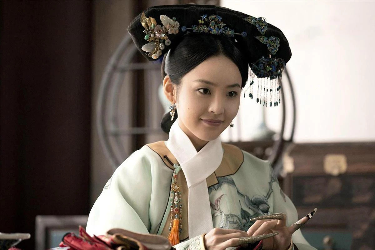 Vào thời nhà Thanh có một vị phi tần đã hạ sinh công chúa cho hoàng đế Càn Long khi ông 65 tuổi. Càn Long rất vui mừng và lệnh ban thưởng cho vị phi tần đó hai quả dưa chuột. Vì sao?