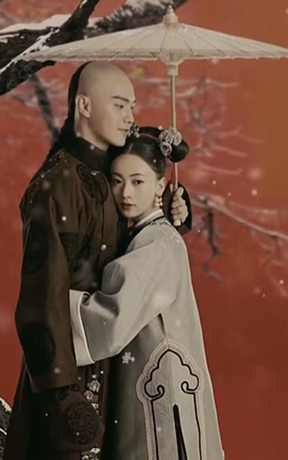 Lại nói về thân thế của Phúc Khang An vô cùng đặc biệt. Trước hết, dù trên danh nghĩa là con trai của Phó Hằng, nhưng cái tên Phúc Khang An lại do đích thân Càn Long đặt.