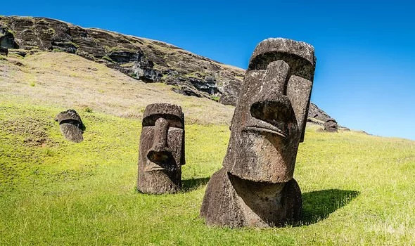 "Bạn phải hỏi toàn bộ cộng đồng ở Rapa Nui xem họ muốn làm gì với Moai, những người dân lớn tuổi muốn nó vẫn ở đó," cô nói thêm.