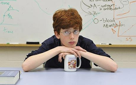 Năm 12 tuổi, Carlson bắt đầu theo học Đại học Connecticut và đạt số điểm 3.9/4 trong các lĩnh vực nghiên cứu sinh thái học và sinh học tiến hóa.