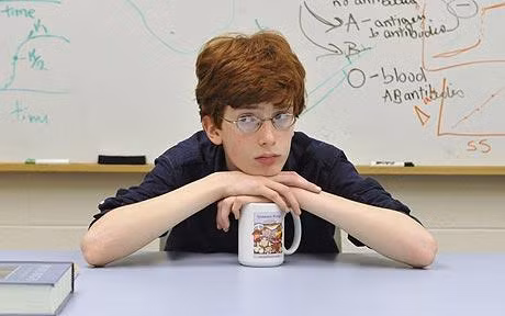 Năm 12 tuổi, Carlson bắt đầu theo học Đại học Connecticut và đạt số điểm 3.9/4 trong các lĩnh vực nghiên cứu sinh thái học và sinh học tiến hóa.