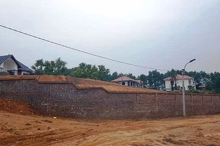 Đến đầu tháng 1/2020 sự việc dường như giậm chân tại chỗ, chưa xử lý được! Dư luận cho rằng việc thanh tra cho có lệ, xong rồi lại…đâu vào đấy, vì cho đến thời điểm này mọi việc vẫn "như chưa hề có cuộc thanh tra! " và cũng cho rằng có sự bao che, ngại "động chạm" của các cơ quan chức năng TP. Vĩnh Yên và Tỉnh Vĩnh Phúc vì đến thời điểm hiện tại đã 08 tháng trôi qua, sự việc vẫn “nằm im” trên bản kết luận!.