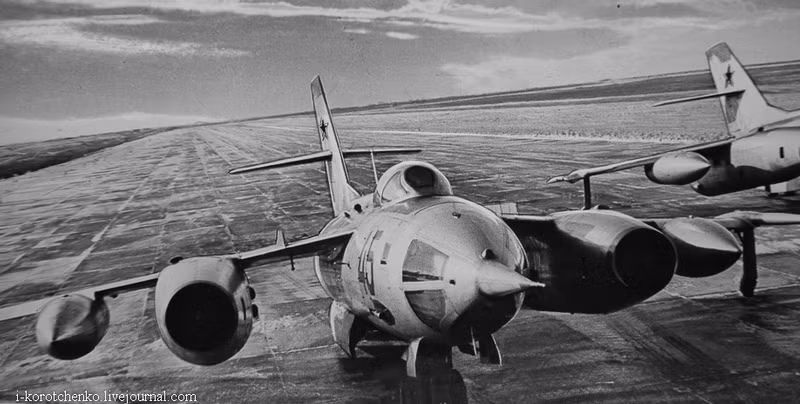 Máy bay ném bom chiến thuật tốc độ siêu âm Yak-28 của Không quân Liên Xô trong chiến tranh Lạnh. Nguồn ảnh: i-korotchenko.livejournal
