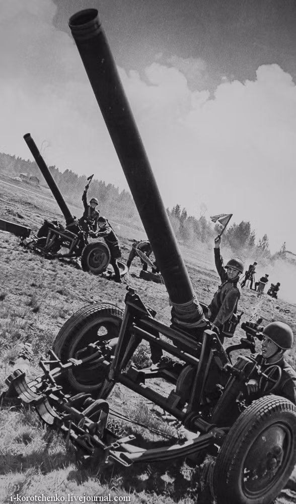 Khẩu đội súng cối hạng nặng 160mm. Nguồn ảnh: i-korotchenko.livejournal