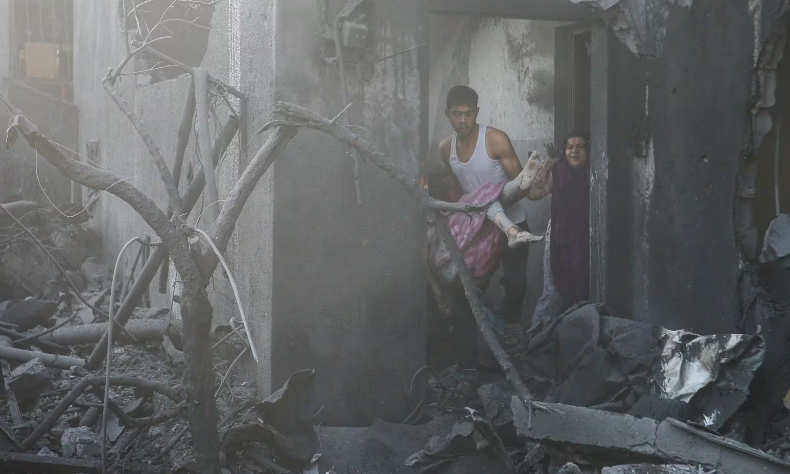 Thống kê mới nhất của cơ quan Y tế Palestine tại Dải Gaza cho biết, tổng thương vong trong chiến dịch tấn công tổng lực của quân đội Israel vào vùng đất này kể từ ngày 7/10/2023 đã lên tới gần 24.000 người chết và 61.000 người bị thương, hầu hết thương vong là dân thường. Ngoài ra, còn khoảng 7.000 người thuộc diện mất tích.