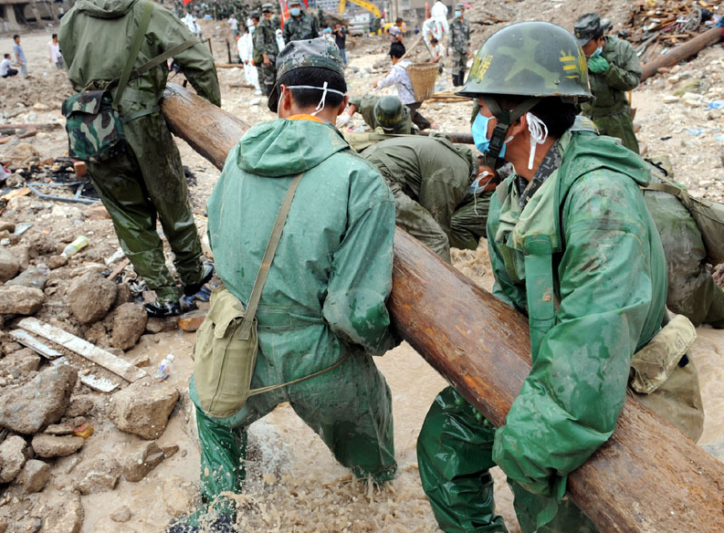 “Rất ít người sống sót. Hầu hết họ đều đã tử vong vì mắc kẹt trong bùn đất”, một người dân khi đó cho biết. Ảnh: CD.