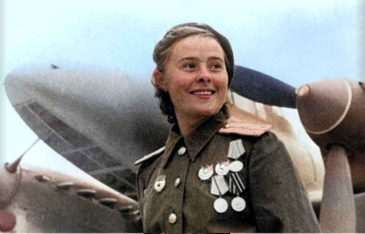 Mariya Ivanovna Dolina, một phi công từng chiến đấu trong lực lượng Liên Xô.