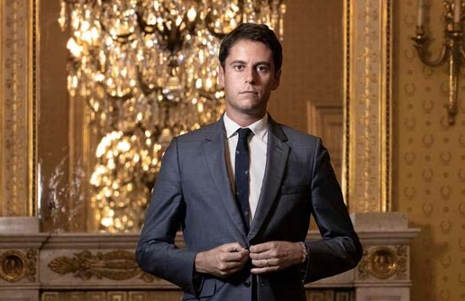 Ông Gabriel Attal đã đảm nhiệm nhiều chức vụ cấp cao, bao gồm người đứng đầu LREM, người phát ngôn chính phủ, Bộ trưởng Ngân sách, và Bộ trưởng Giáo dục và Thanh niên Quốc gia, trước khi trở thành Thủ tướng Pháp vào ngày 9/1/2024. Ông được bầu vào Quốc hội Pháp vào tháng 6/2023. Ảnh: Mint.