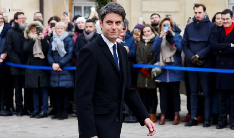 Năm 2016, ông rời Đảng Xã hội để gia nhập Đảng ôn hòa En March của ông Macron, tiền thân của Đảng La République En Marche (LREM). Kể từ đó, sự thăng tiến của ông trong chính trường nhanh chóng và "không gì có thể ngăn cản được". Ảnh: AJ.