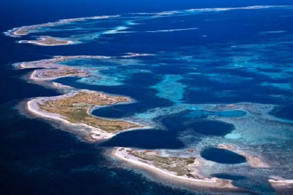 11. Quần đảo Alrolhos, Tây Úc: Ngoài khơi Tây Úc, Quần đảo Alrolhos là nơi sinh sống của khoảng 140 loài động thực vật.