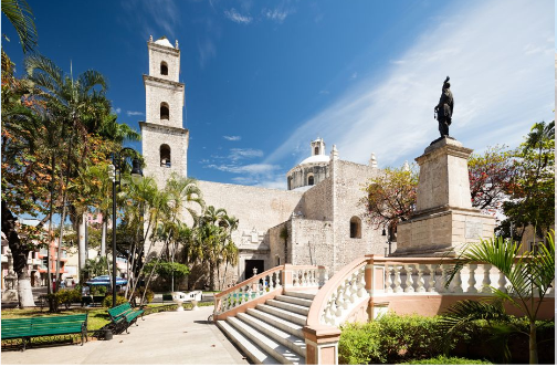 14. Mérida, Mexico: Bán đảo Yucatán nổi tiếng với những bãi biển nhiệt đới nhưng hãy mạo hiểm vào đất liền và bạn sẽ được tận hưởng một trải nghiệm đô thị bất ngờ. Trong thị trấn, Paseo de Montejo ở Mérida có nhiều lâu đài lịch sử, bảo tàng, phòng trưng bày nghệ thuật,... Sự độc đáo của Mérida đến từ sự kết hợp giữa di sản Maya và thuộc địa.