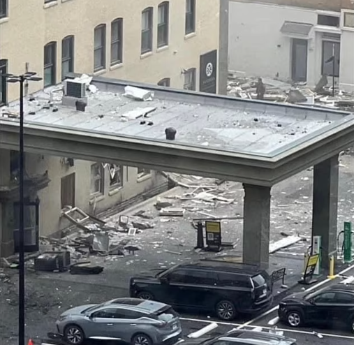 Cảnh tan hoang sau vụ nổ tại khách sạn Mỹ nhiều người bị thương Canh tan hoang sau vu no tai khach san My nhieu nguoi bi thuong