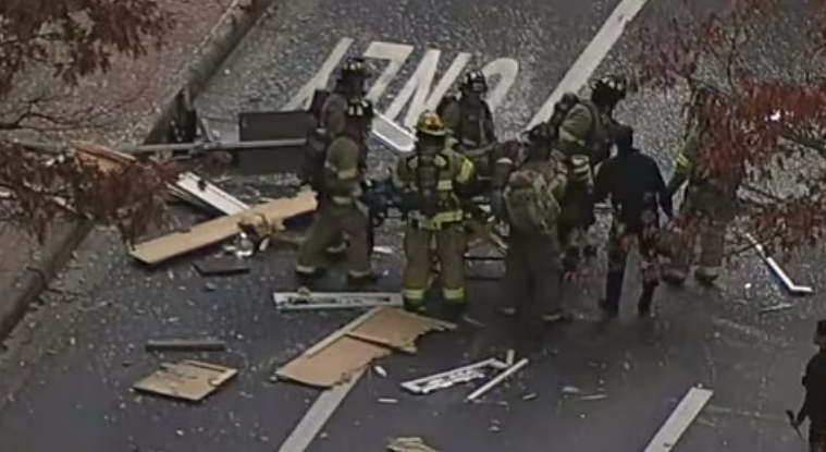 Cảnh tan hoang sau vụ nổ tại khách sạn Mỹ nhiều người bị thương - Hình 3 Canh tan hoang sau vu no tai khach san My nhieu nguoi bi thuong-Hinh-3