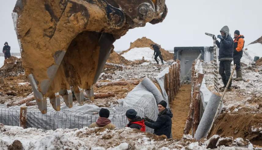 Theo Reuters, các tuyến phòng thủ mới cho thấy Ukraine tăng cường xây dựng công sự trong những tháng gần đây khi nước này chuyển sang thế phòng thủ hơn trong cuộc xung đột với Nga.