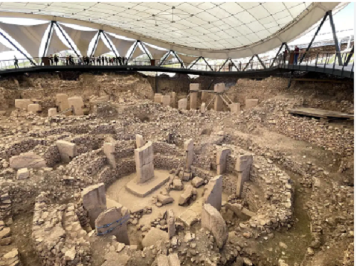 Việc phát hiện ra những hộp sọ chứng tỏ rằng còn nhiều điều cần khám phá ở ngôi đền. Gobekli Tepe gợi ý rằng tôn giáo có trước nông nghiệp, nhưng điều gì đã thu hút những người săn bắn hái lượm xây dựng ngôi đền ngay từ đầu?