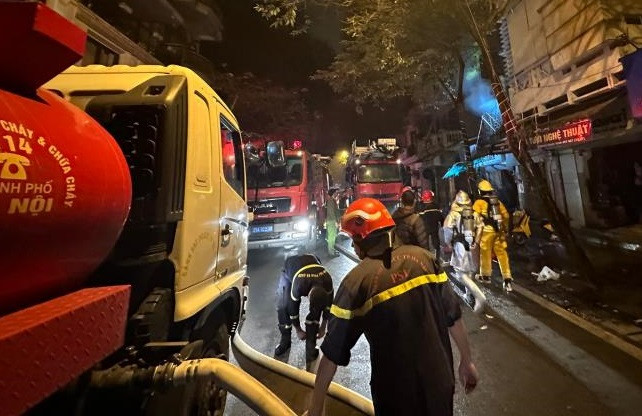 Khan truong dieu tra lam ro nguyen nhan vu chay tai pho Hang Luoc