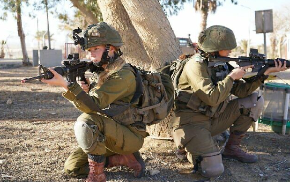 Các nữ binh sĩ Israel tham gia một buổi tập luyện ngày 7/6/2022. Ảnh: Lực lượng Phòng vệ Israel.